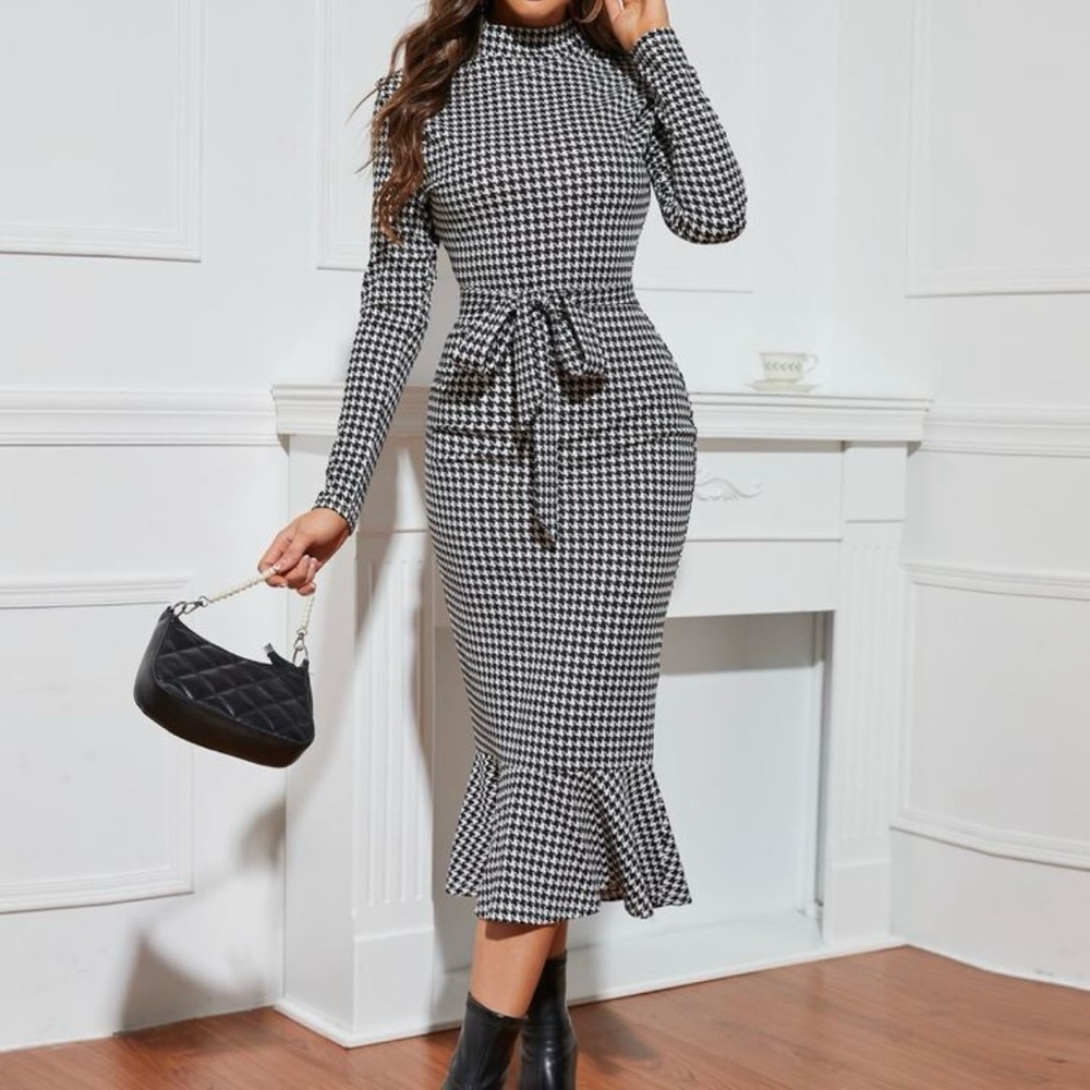 Large Black and White Houndstooth Dress with Belt